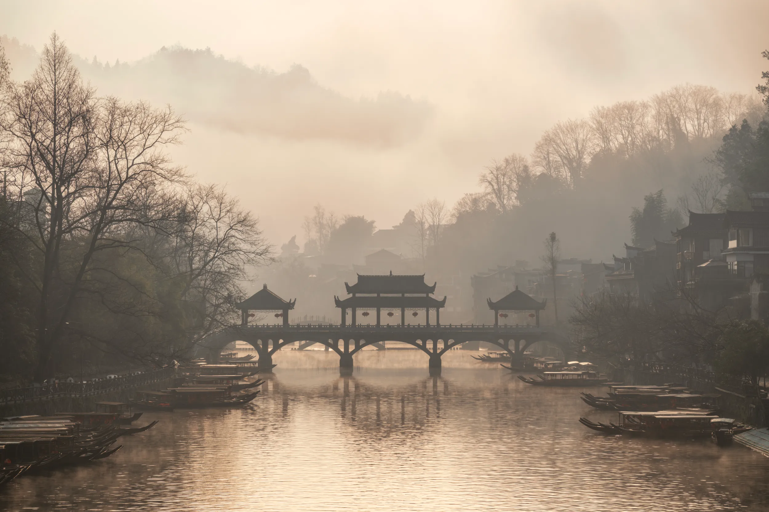 湘西晨雾